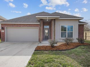 100 Forest Grove Dr, Youngsville, LA 70592