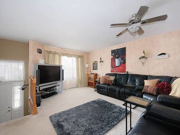 4th image of 2663 Woodmere Dr #2663