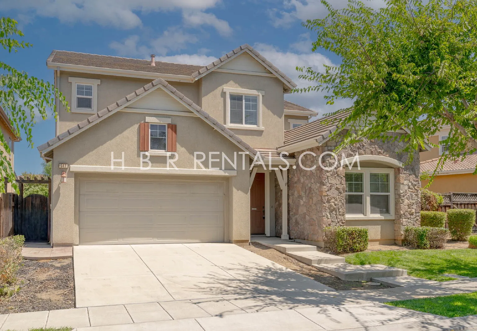 3 bed, 3.0 bath, 2776 sqft, $3,100 — Photo 1