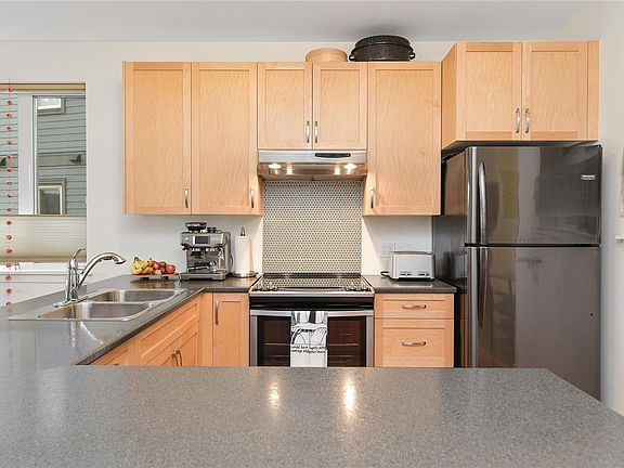 2nd image of 6671 Horne Rd #102