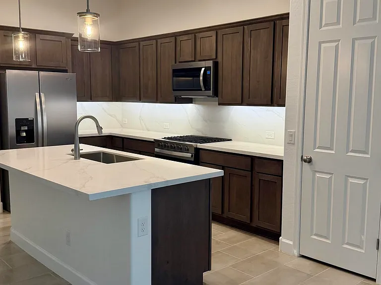 2933 E Mission Ln — Photo 18