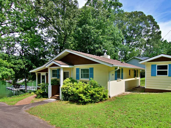 706 Dogwood Ln, Townville, SC 29689