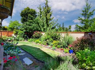 8210 Vashon Dr, Lacey, WA 98516