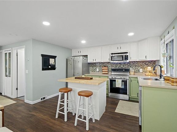 3rd image of 100 Scituate Ave