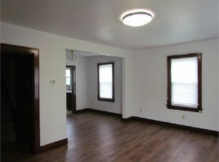 220 Piper Ln, Pittsfield, IL 62363