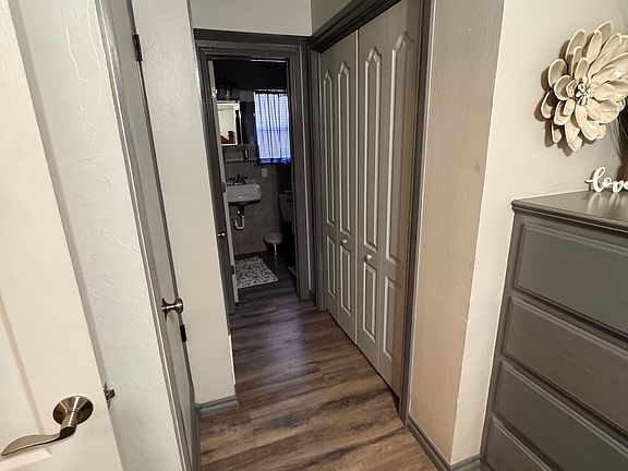 5th image of 1207 W Gore Blvd #6