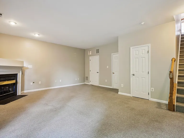 6733 Sullivan Way — Photo 44