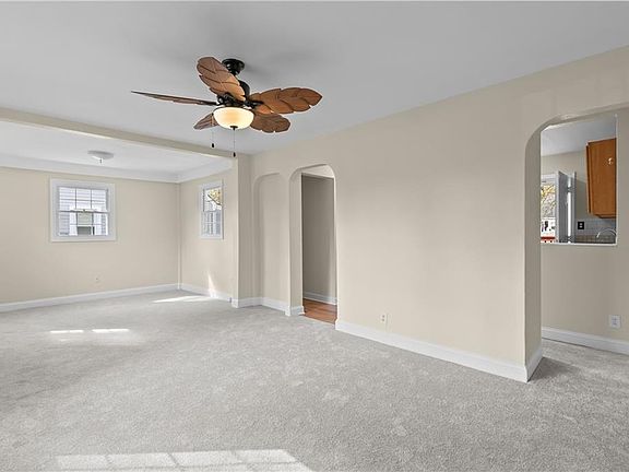 2nd image of 7723 Ruthven Rd