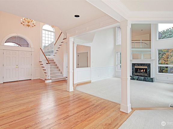 5th image of 6439 Troon Ln SE