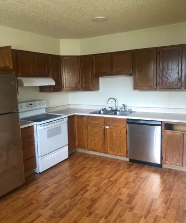 1st image of 77 Slater Dr APT 1