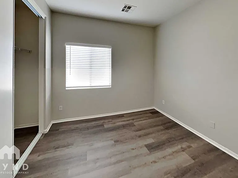 15219 W Shaw Butte Dr — Photo 11