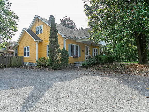 3rd image of 1345 Columbia Ave