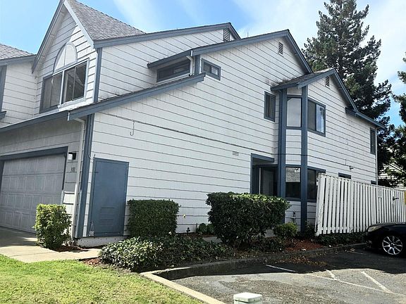 2nd image of 301 Del Monte Way
