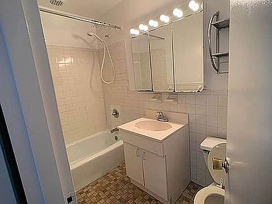 1315 1st Ave APT 3B, New York, NY 10021 | Zillow