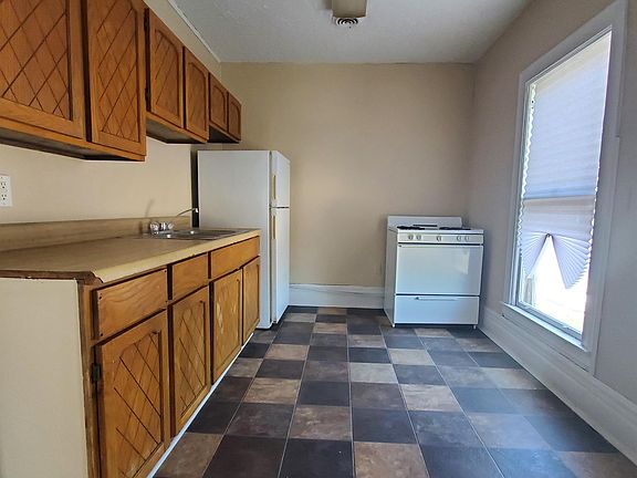 4th image of 817 2nd Ave #3