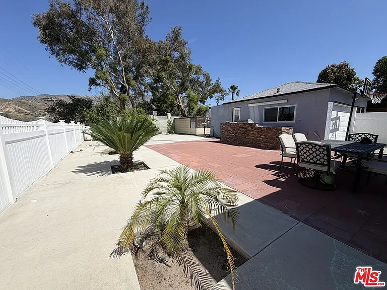 8561 Kyle St — Photo 34