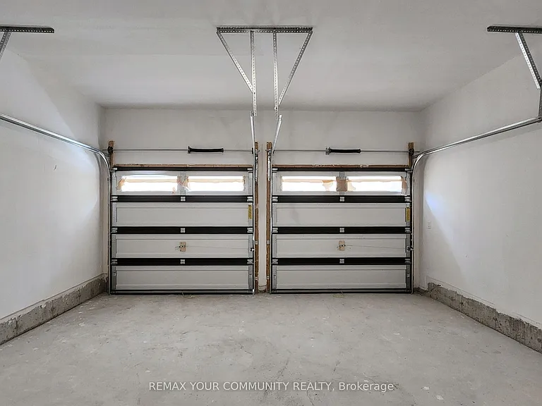 105 Halldorson Ave — Photo 39
