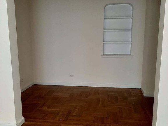 5th image of 140 Van Cortlandt Ave W #6C