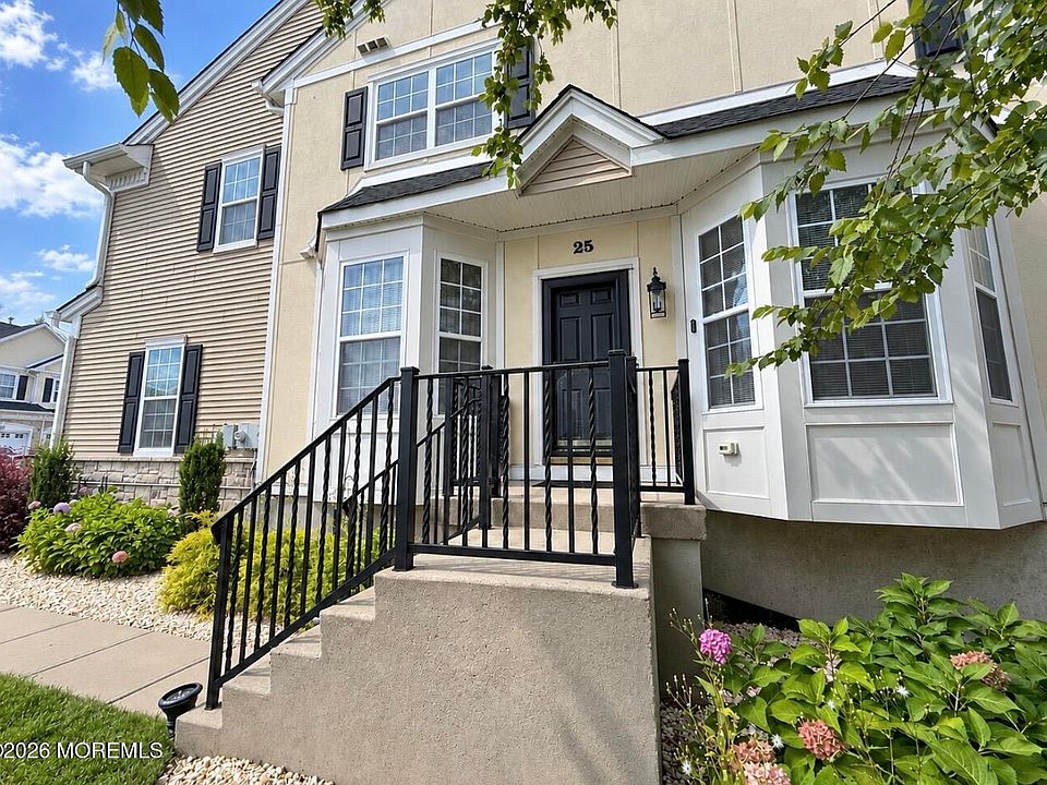 1st image of 25 Brookfield Drive