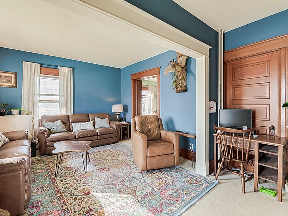5th image of 147 S Wisconsin St #149