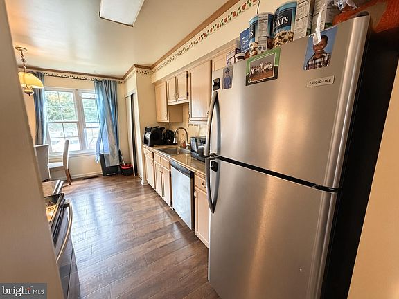2nd image of 14949 Carriage Square Dr