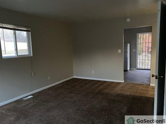 3rd image of 2634 N Hawthorne Ln