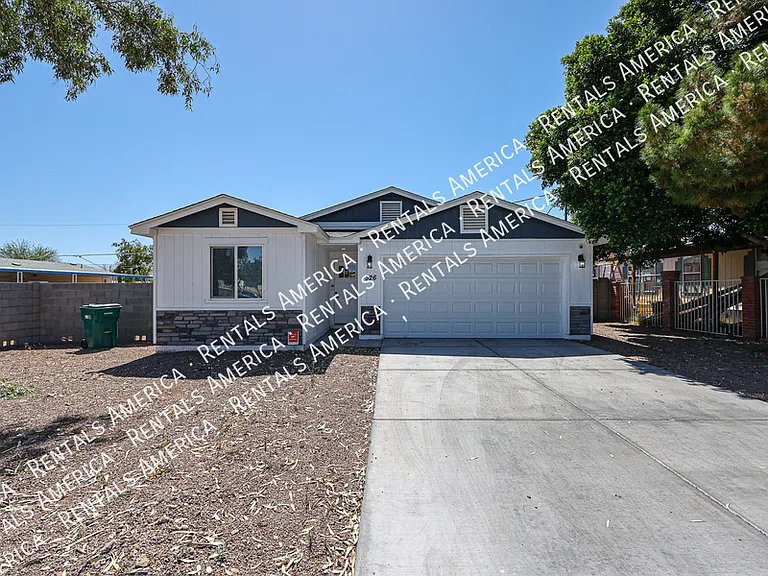 526 S Crismon Rd — Photo 3
