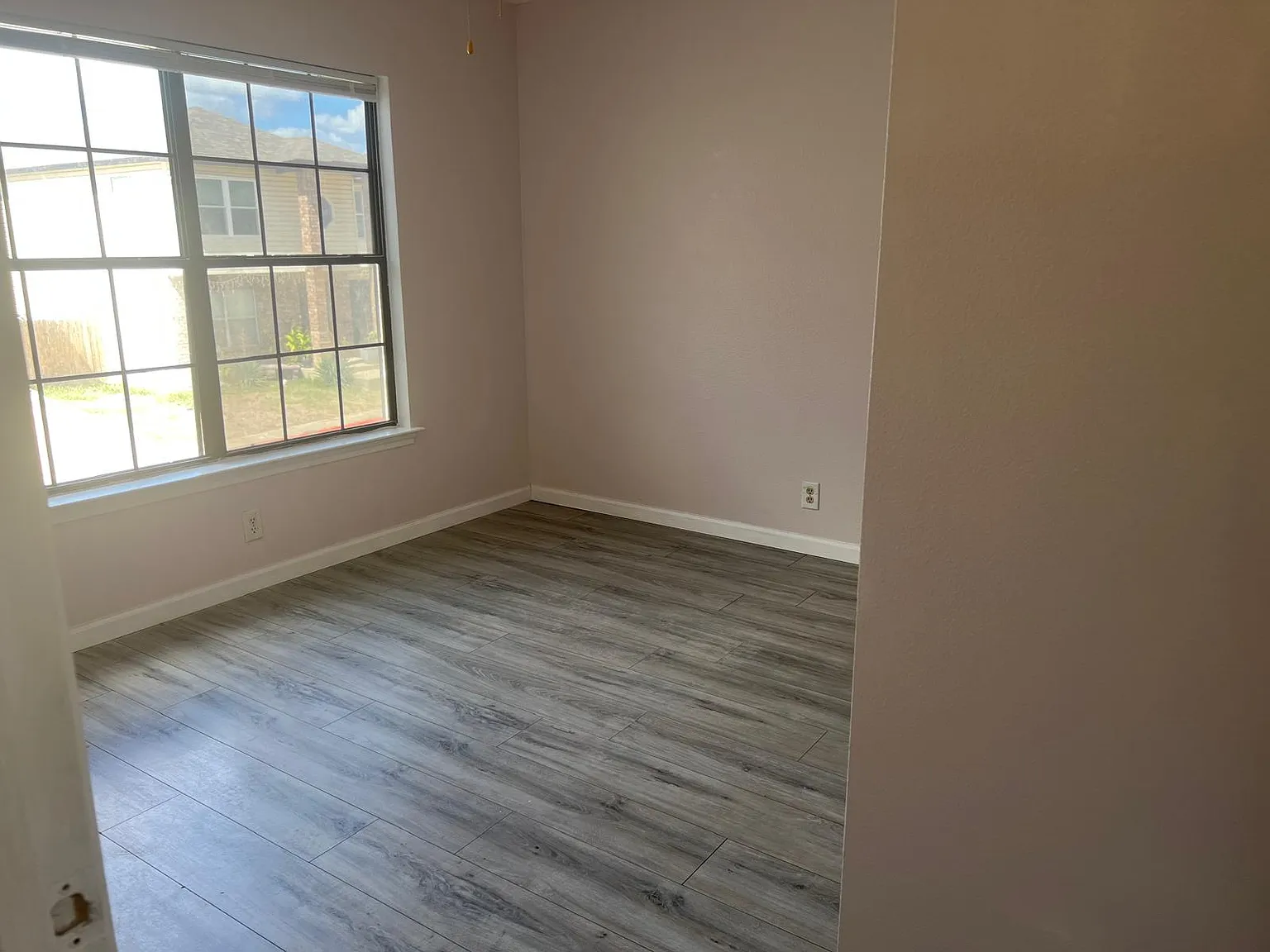 3 bed, 2.5 bath, 1369 sqft, $1,685 — Photo 4