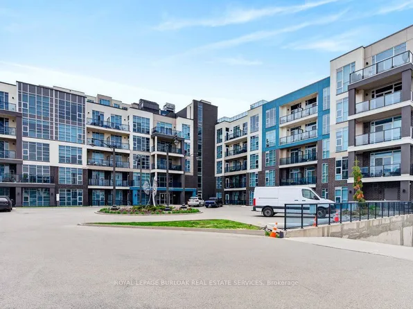 10 Concord Pl #314, Grimsby, ON L3M 0G7