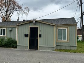 1218 E 10th Ave