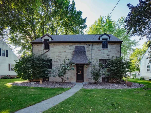 W5347 Garden Dr, Fond Du Lac, WI 54935