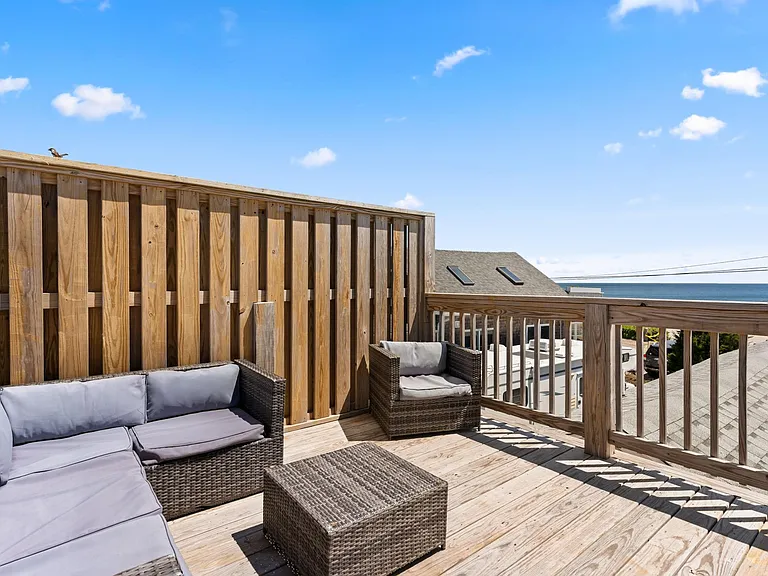 1611 Ocean Blvd — Photo 43