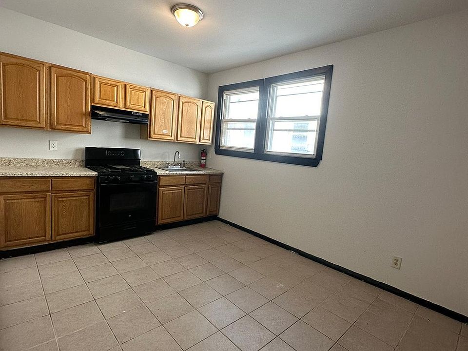 1st image of 881 S 20th St Floor 2