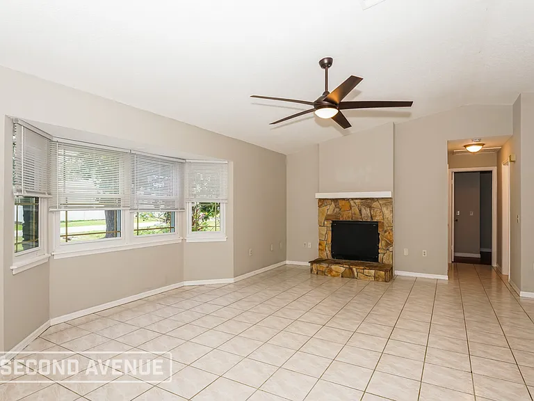 613 Hamm St NW — Photo 4