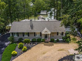 59 E Cove Ln, Weems, VA 22576