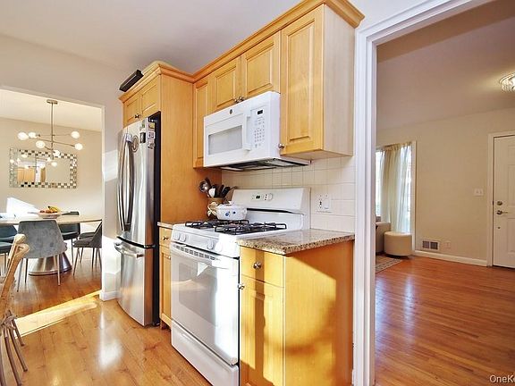 3rd image of 74 Hungerford Road