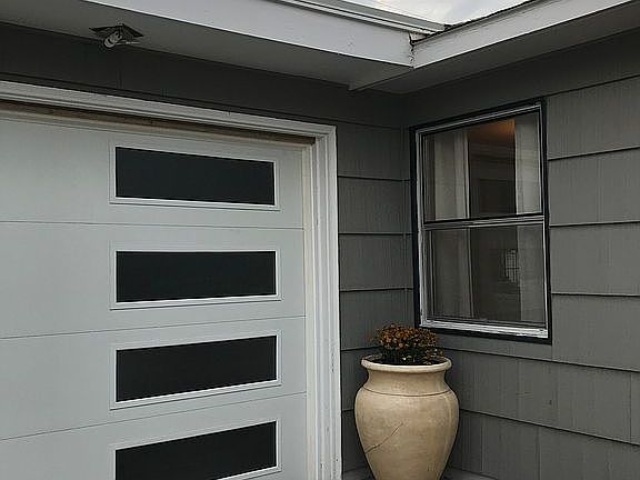 2nd image of 1025 Birch Ave