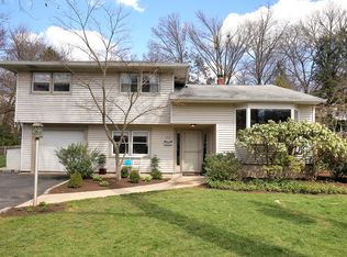 33 Stockton Rd, Summit, NJ 07901