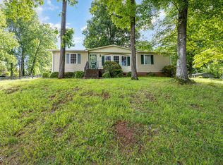 2000 Woodsong Ct, Winston Salem, NC 27106