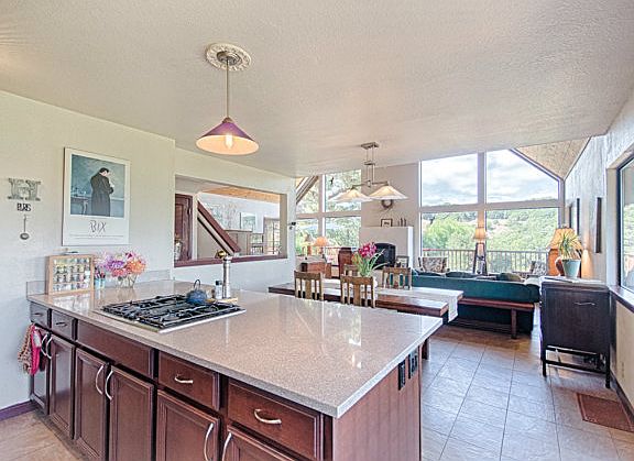 5th image of 220 Larkin Vista Ln