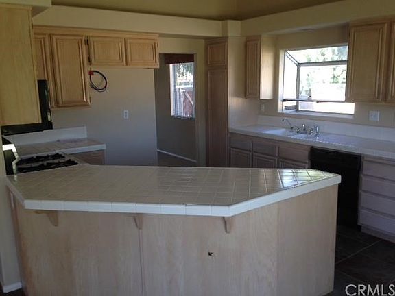 4th image of 217 Castle Ct