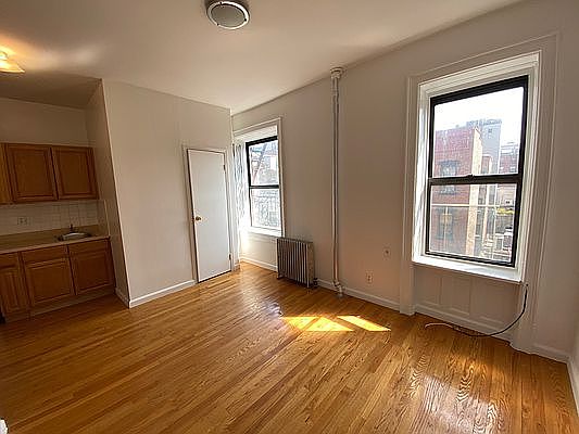 1st image of 79 Thompson St #12