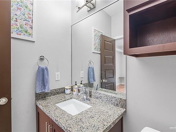 5th image of 1217 E Camellia Ave #A