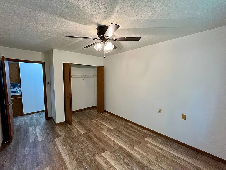 416 Mill St W — Photo 19
