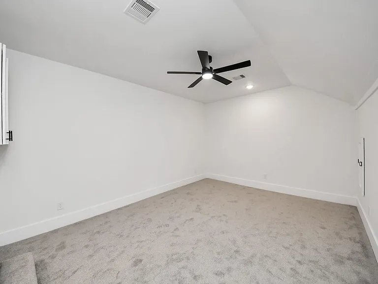 23851 Creekwood Dr — Photo 33
