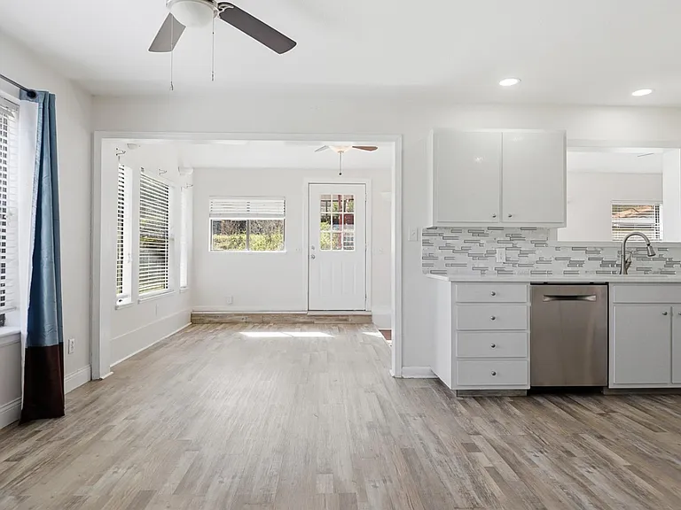 128 Skyview Ter — Photo 5