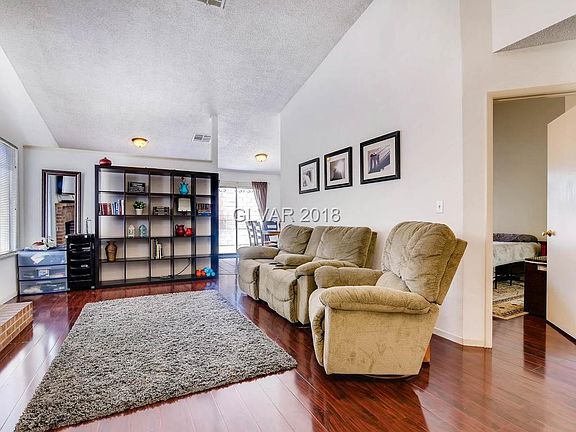 2nd image of 1916 Plumas Ct