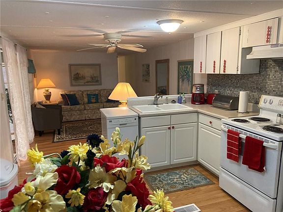 3rd image of 7388 Longmont Ln