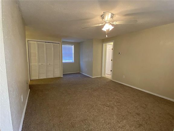 4th image of 1704 Elm Dr