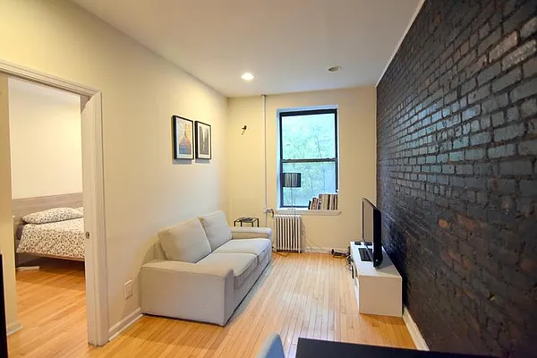 Rented by Buchbinder & Warren | media 7